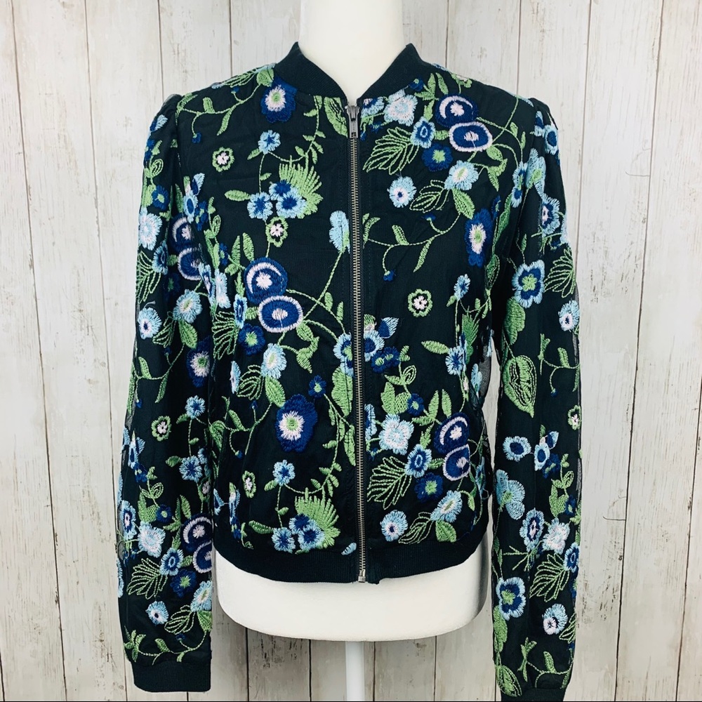 🔥BCBGENERATION🔥NAVY FLORAL JACQUARD BOMBER JACKET MEDIUM NWT - Picture 2 of 7